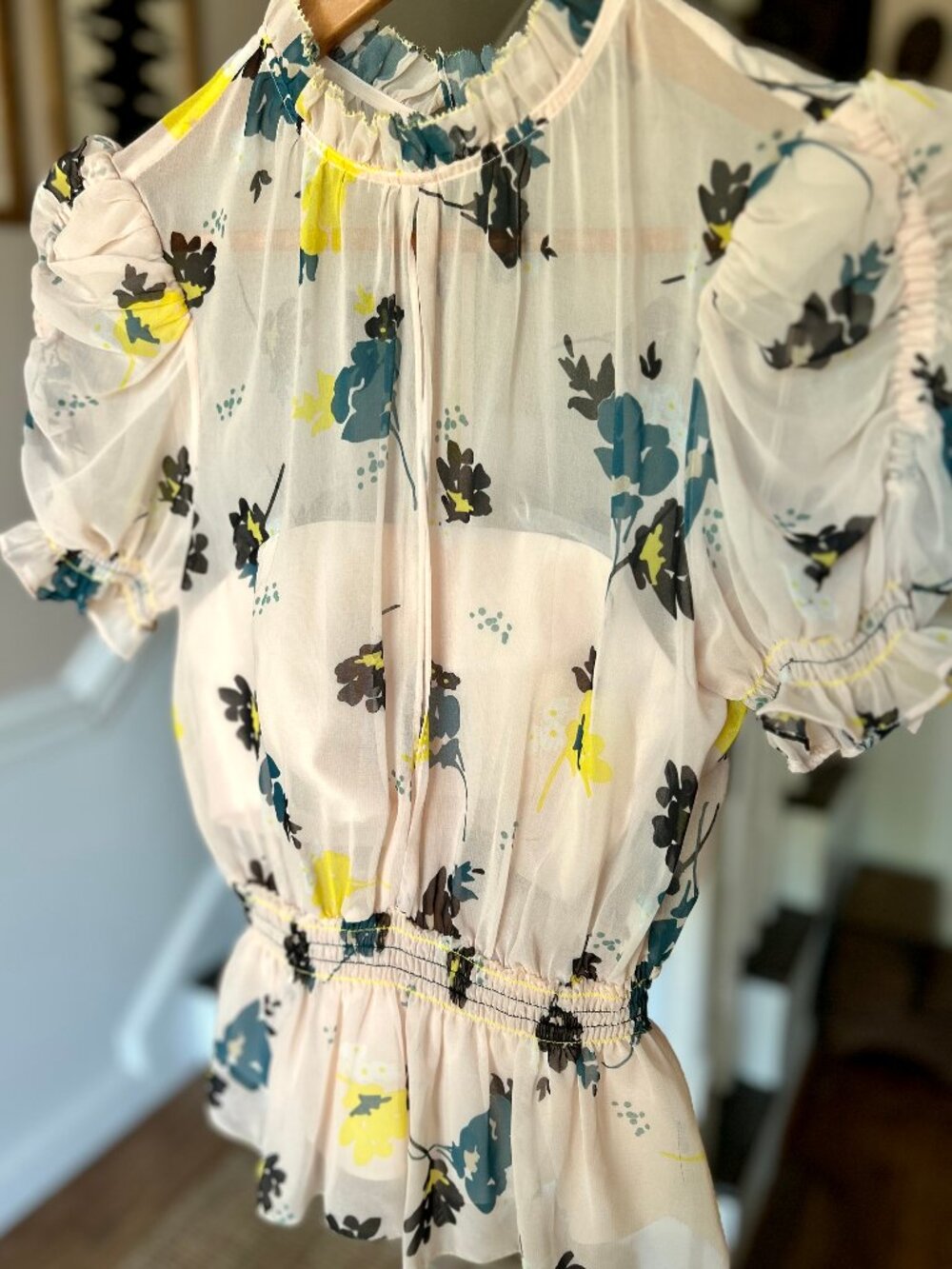 Self-Portrait Chiffon Split Front & Back Peplum Light Apricot Floral Blouse Sz 2 - Picture 13 of 13